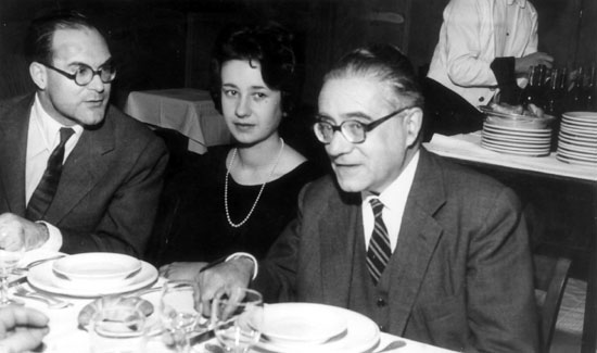 Julián Marías con Mari Paz Lafuente y Enrique Lafuente Ferrari.