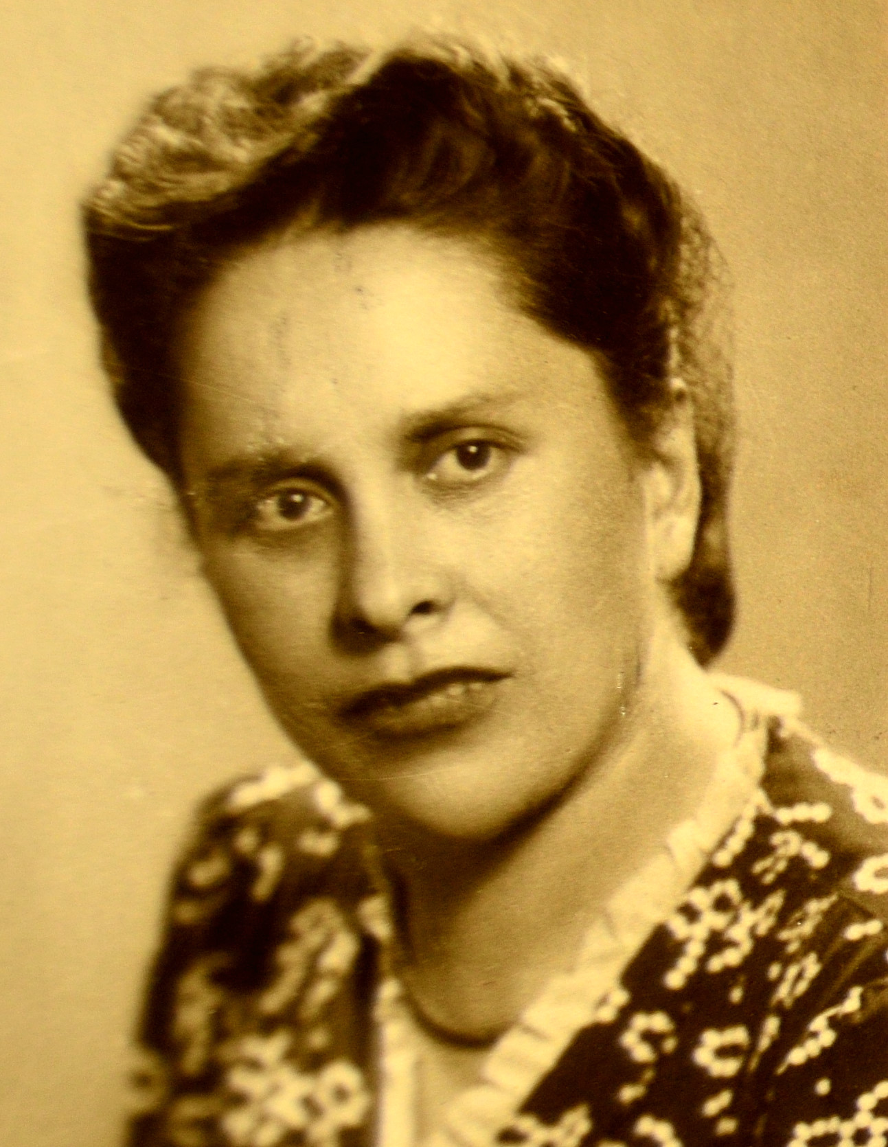 Consuelo Gutiérrez del Arroyo (de Parga)