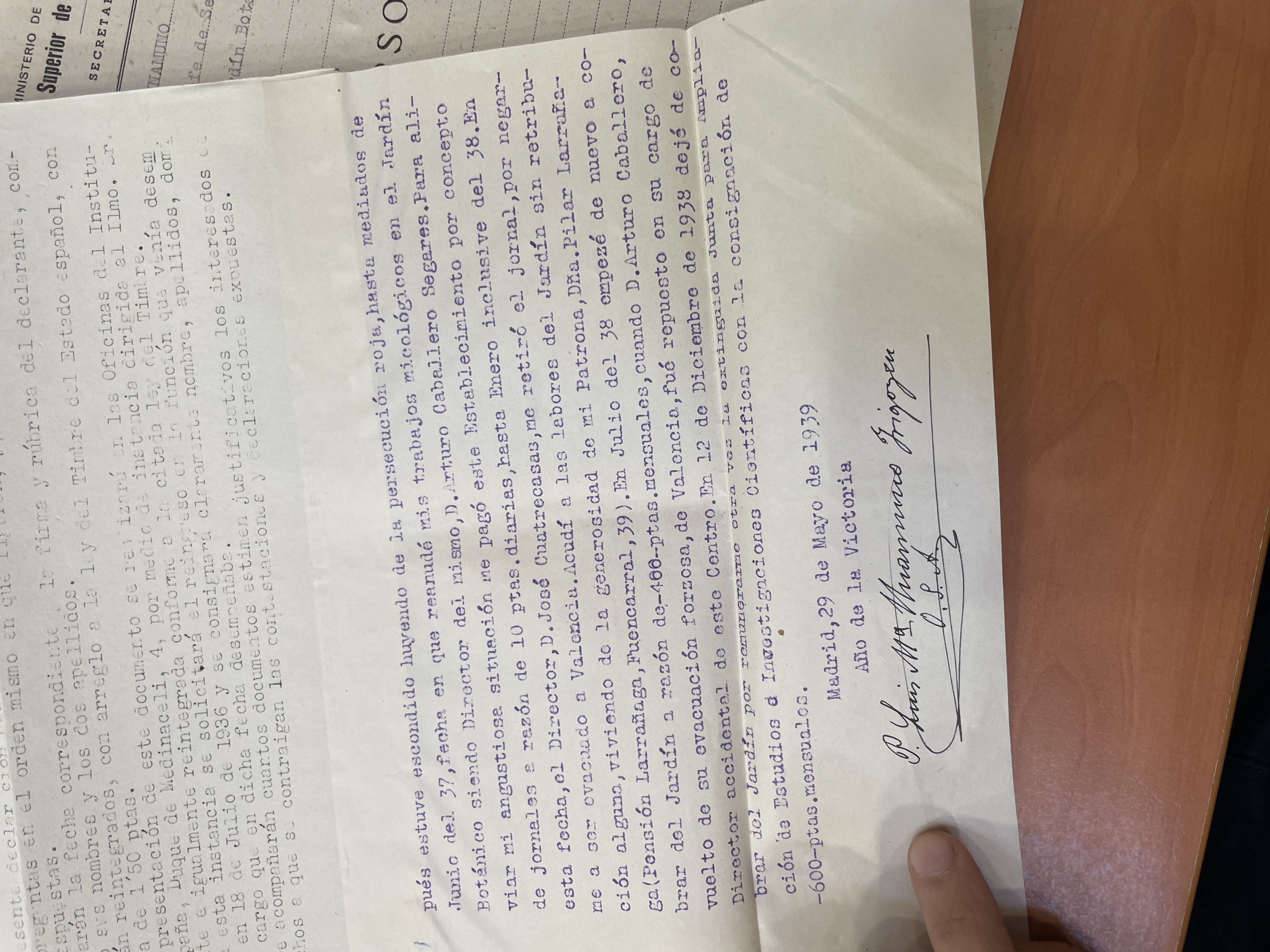 Documentación de Luis María Unamuno Irigoyen en el Archivo General de la Administración.