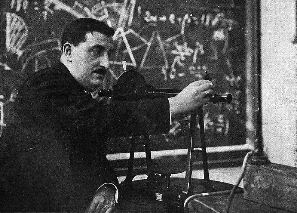 Manuel Martínez-Risco Macías en el laboratorio